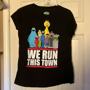 Sesame Street ‘We run this town’ T-shirt